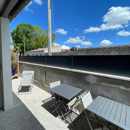 Maison Chaleureuse Avec Terrasse Privative Proche De La Gare Et Du Centre-Ville Рошфор Экстерьер фото